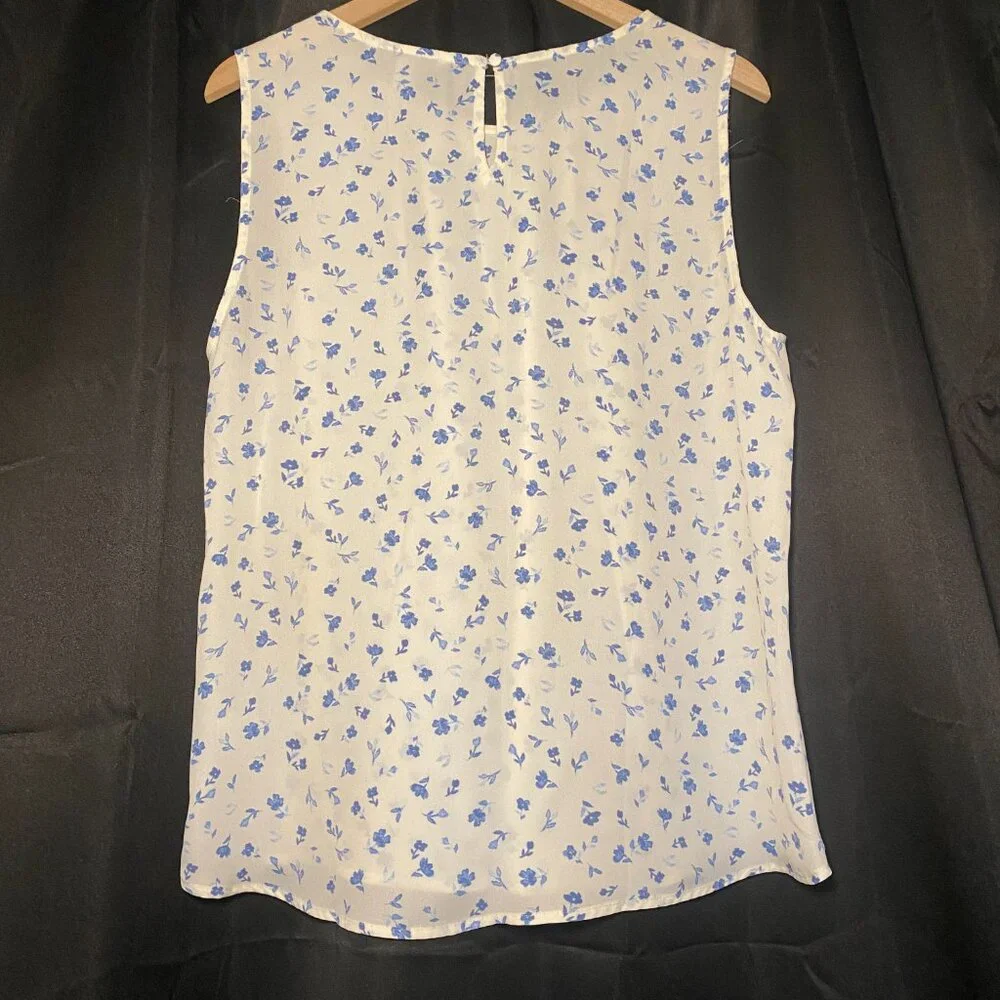 41 Hawthorn Lexie Pleated Blouse Womens XL White Blue Floral Flowy Career EUC - Picture 2 of 9